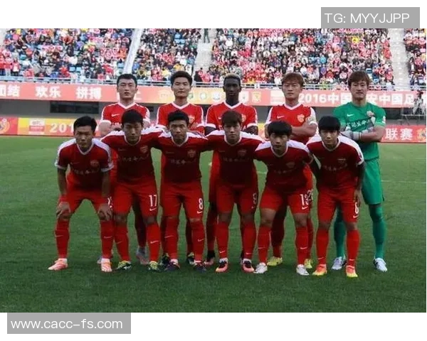 杭州篮球队在世界锦标赛积分榜上以69分稳居第一名展现强劲实力